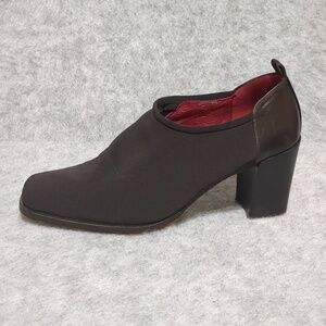 Donald J Pliner Black Chunky Heel 8.5